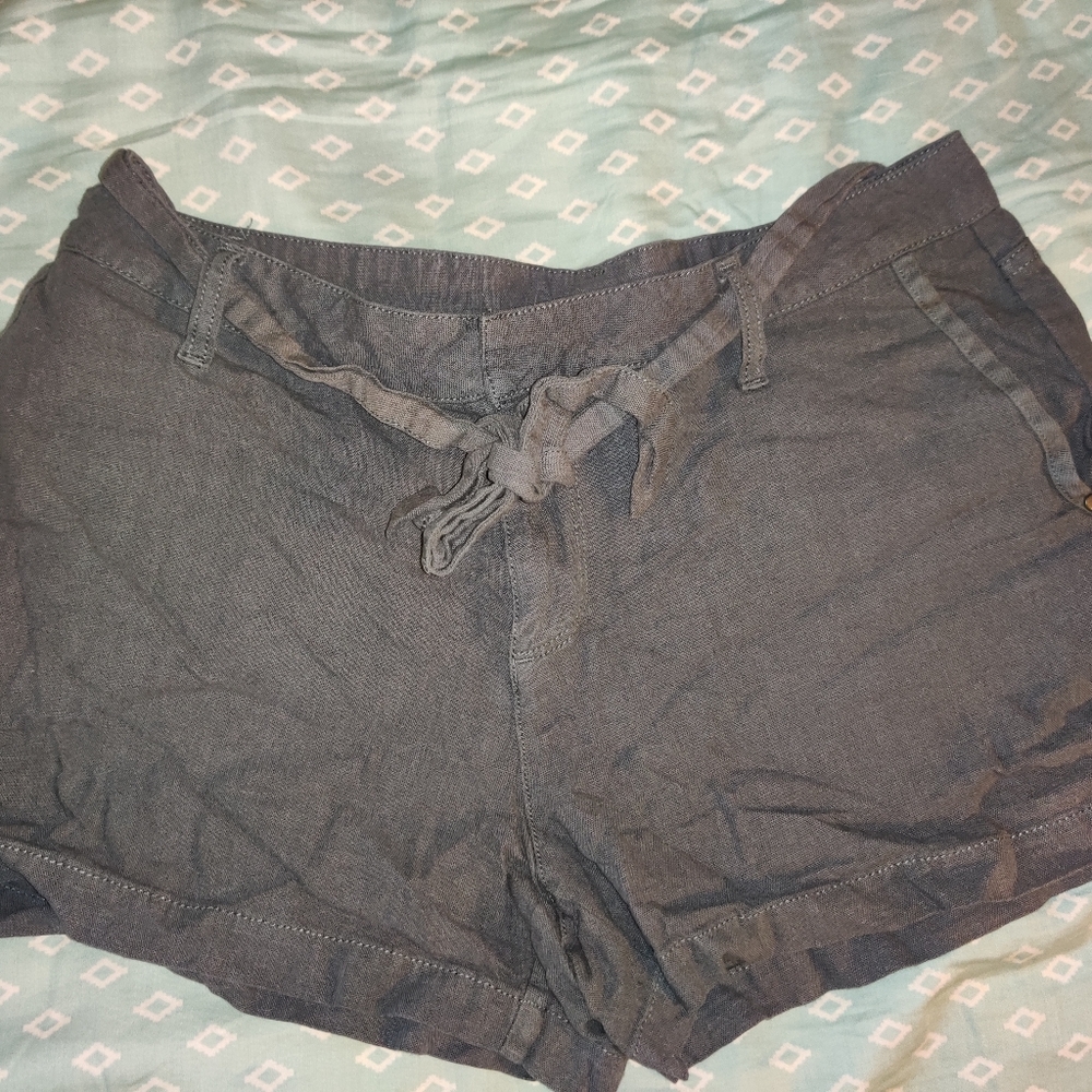 A.n.a shorts 28 / 6